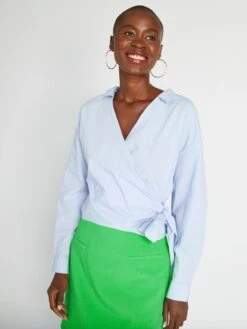 Camicia In Popeline Con Fiocco Annodato Sul Davanti