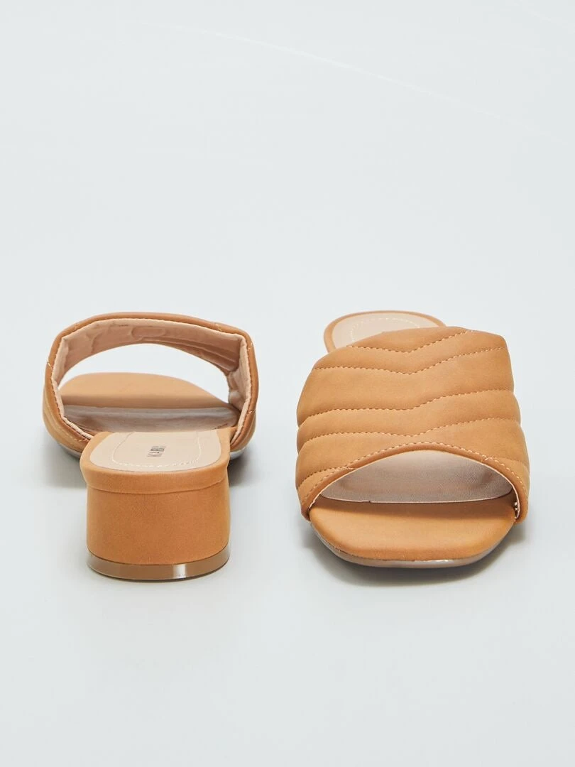 Mules Con Tacco E Cinturino Trapuntato 3 Mules Con Tacco E Cinturino Trapuntato - immagine 3