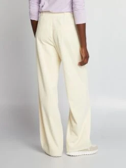 Pantaloni In Velluto Con Taglio Dritto -Kiabi pantaloni in velluto con taglio dritto bianco ayz27 2 frb3