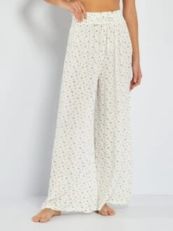 Pantaloni Larghi In Tessuto Crêpe Stampato 7 Pantaloni Larghi In Tessuto Crêpe Stampato -Kiabi pantaloni larghi in tessuto crepe stampato bianco ahq31 1 frb3