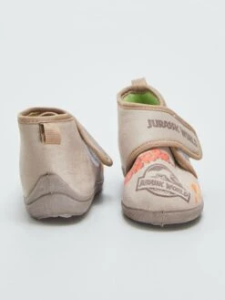 Pantofole Alte Con Chiusura A Strappo 'Jurassic World' 7 Pantofole Alte Con Chiusura A Strappo 'Jurassic World' -Kiabi pantofole alte con chiusura a strappo jurassic world marrone awd11 1 frb3