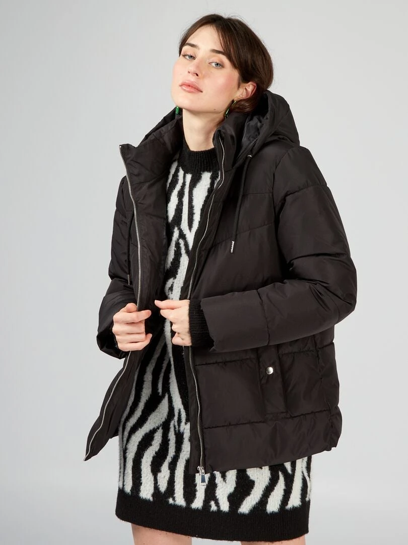 Piumino Corto Con Cappuccio 'JDY' 1 Piumino Corto Con Cappuccio 'JDY'