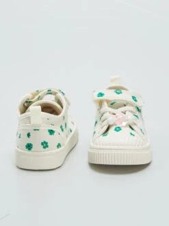 Sneakers In Tela Con Chiusure A Strappo + Charm -Kiabi sneakers in tela con chiusure a strappo charm verde atr37 1 frb3