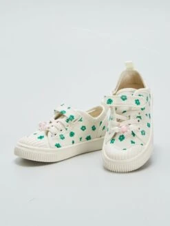 Sneakers In Tela Con Chiusure A Strappo + Charm -Kiabi sneakers in tela con chiusure a strappo charm verde atr37 1 frb5