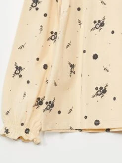 T-shirt Con Stampa A Fiori E Maniche Strette 5 T-shirt Con Stampa A Fiori E Maniche Strette -Kiabi t shirt con stampa a fiori e maniche strette beige ase57 2 frb3