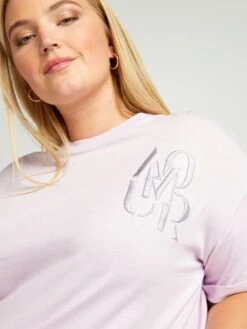 T-shirt Scollo Tondo Con Scritta Ricamata 8 T-shirt Scollo Tondo Con Scritta Ricamata -Kiabi t shirt scollo tondo con scritta ricamata viola awf48 1 frb4