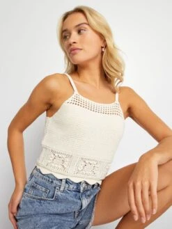 Top All'uncinetto Con Spalline Sottili